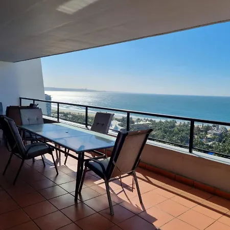 Accommodation Front - Immaculate 4 Sleeper With Ocean & Harbour Views Durban Buitenkant foto