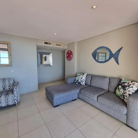 Accommodation Front - Immaculate 4 Sleeper With Ocean & Harbour Views Durban Buitenkant foto