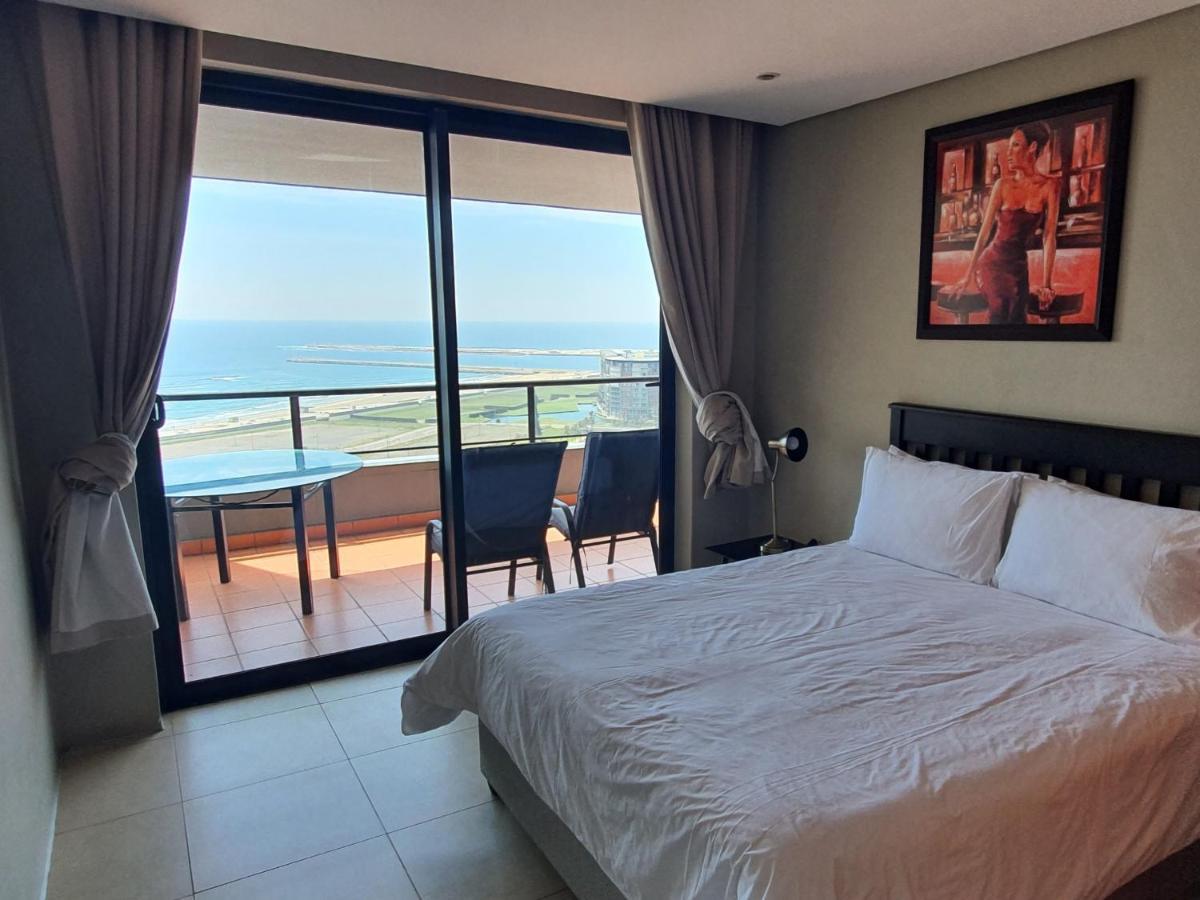Front - Immaculate 4 Sleeper With Ocean & Harbour Views Appartement *