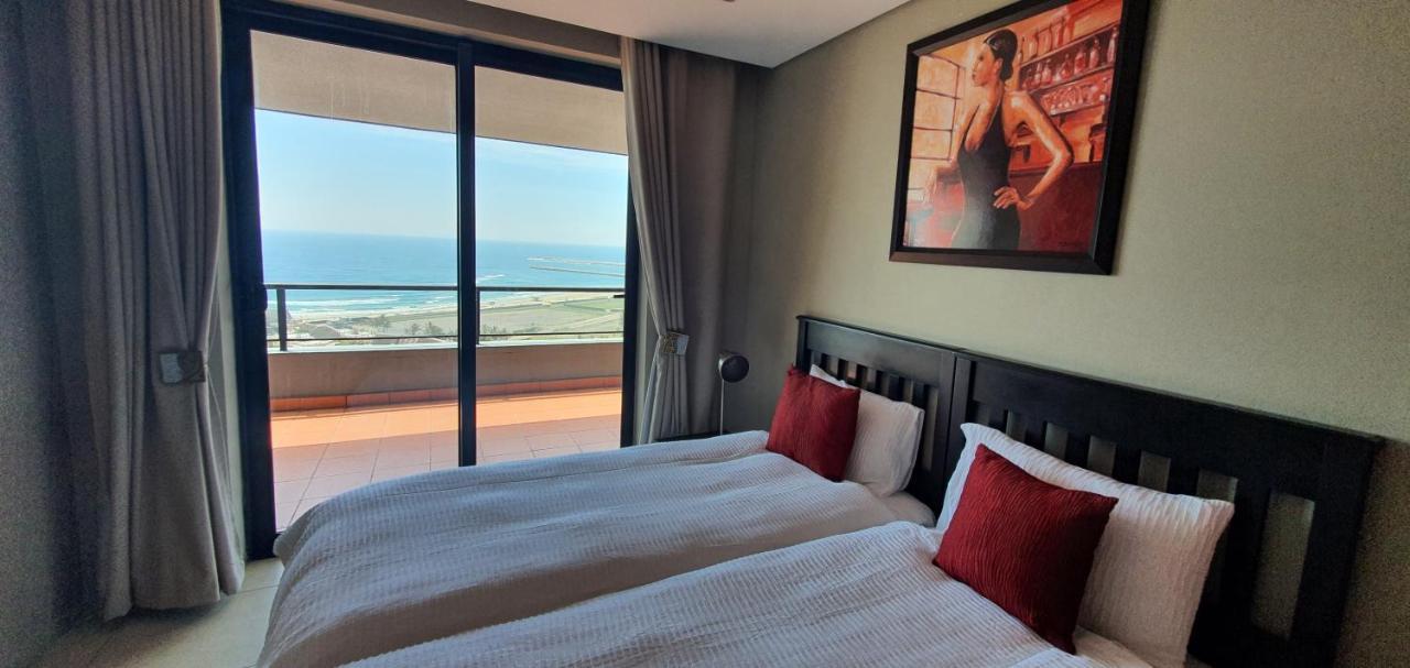 Front - Immaculate 4 Sleeper With Ocean & Harbour Views Appartement *
