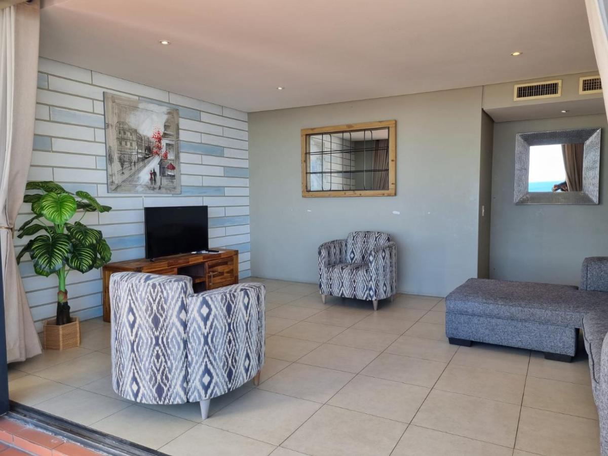 Front - Immaculate 4 Sleeper With Ocean & Harbour Views *